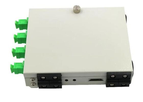 ApcのアダプターとのFTBシリーズ壁の台紙の繊維光学の端子箱4の中心FTTH