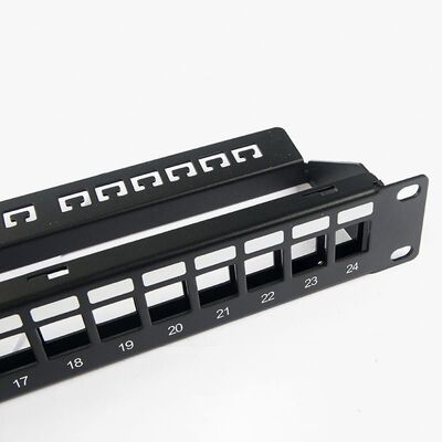 空白ネットワークのパッチ盤の保護されていないRJ45 24左舷1Uパッチ盤